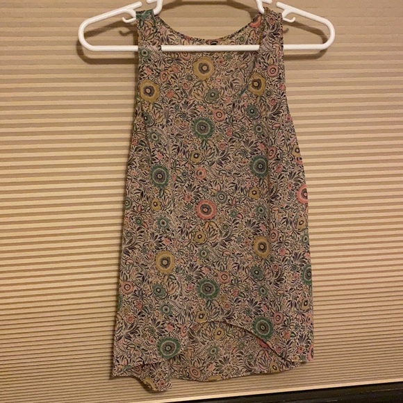 Cabi top 2 pieces floral design - Picture 5 of 7
